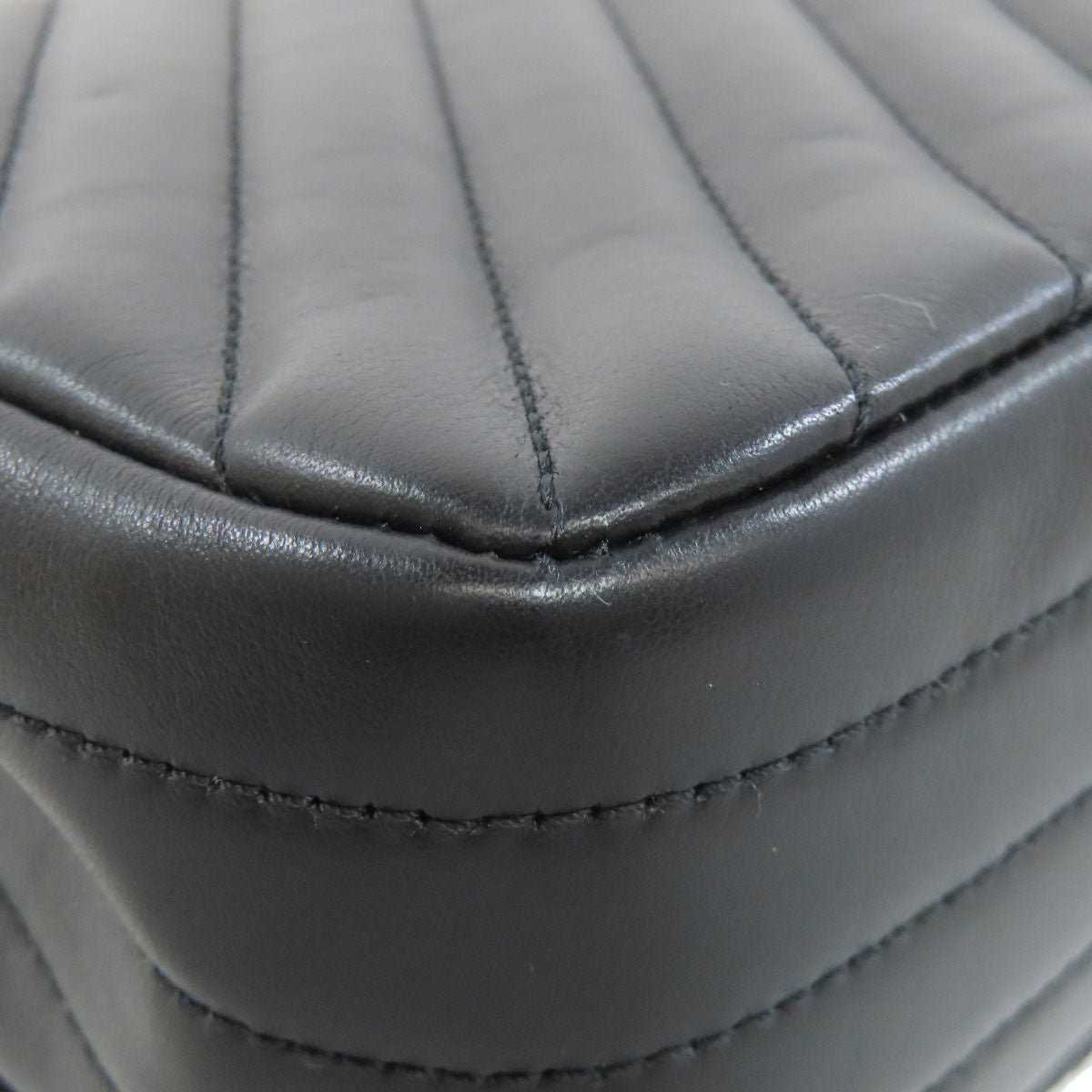 CHANEL シャネル チェーンショルダー Vステッチ ゴールド金具 ショルダーバッグ ラムスキン レディース 中古