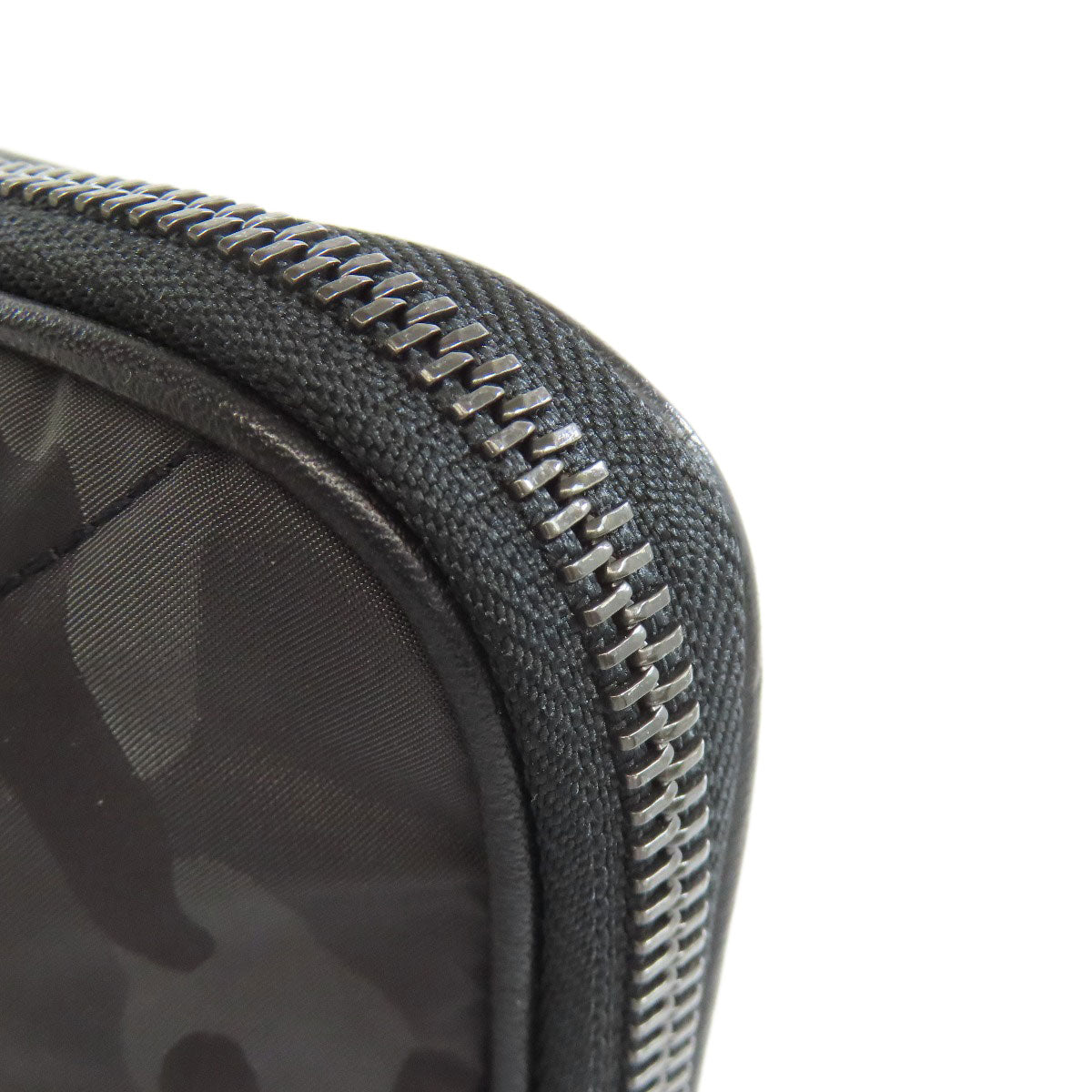 MONCLER モンクレール タブレットケース カモフラージュ柄 アクセサリーポーチ ナイロン レディース 中古