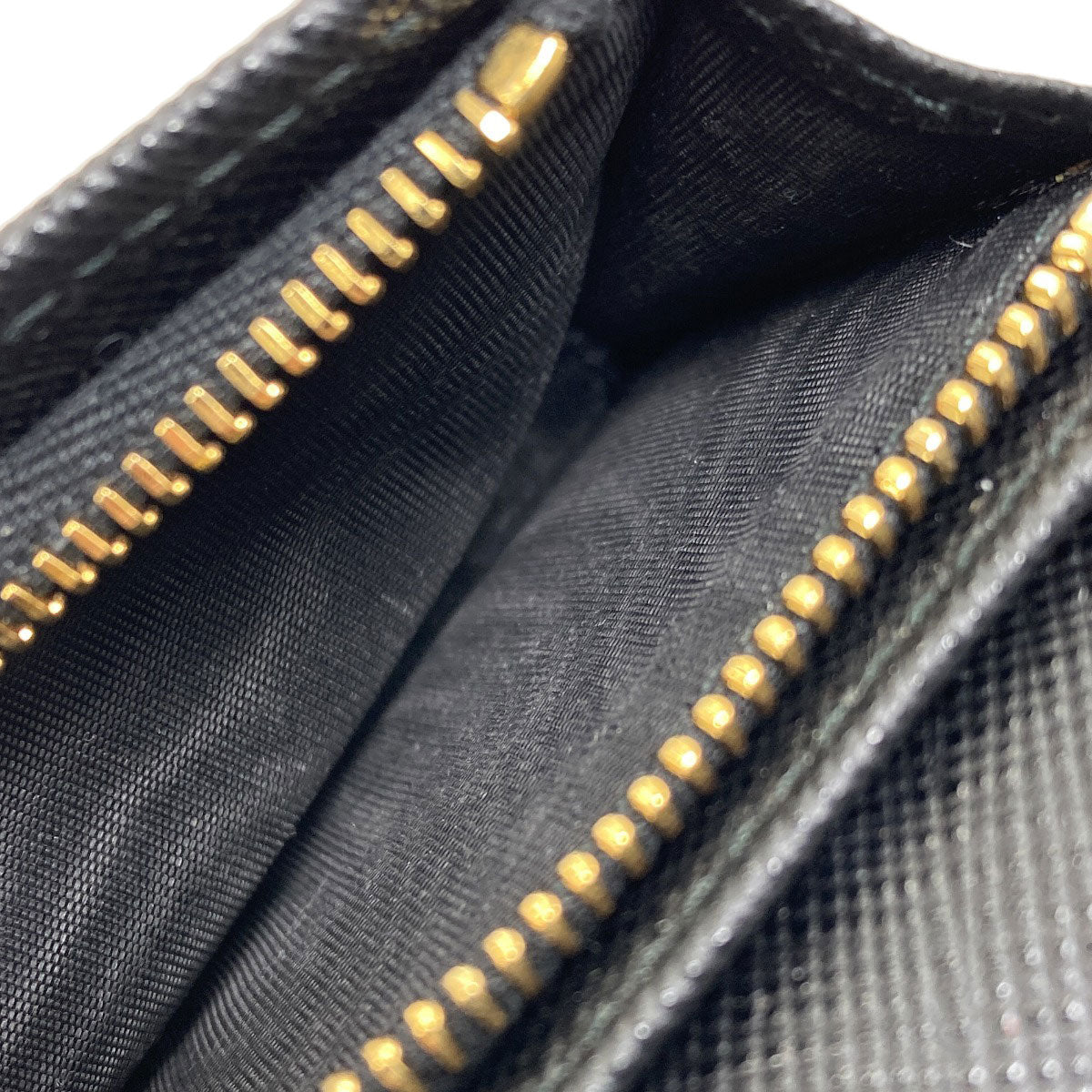 プラダ ロゴ金具 二つ折り財布(小銭入れあり) 中古 商品画像10