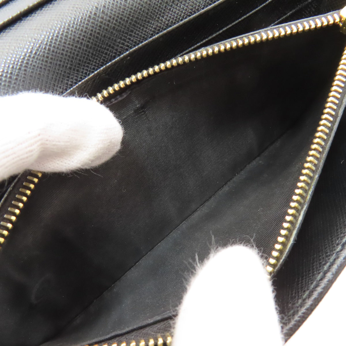 PRADA プラダ ロゴ金具 長財布（小銭入れあり） サフィアーノ レディース 中古