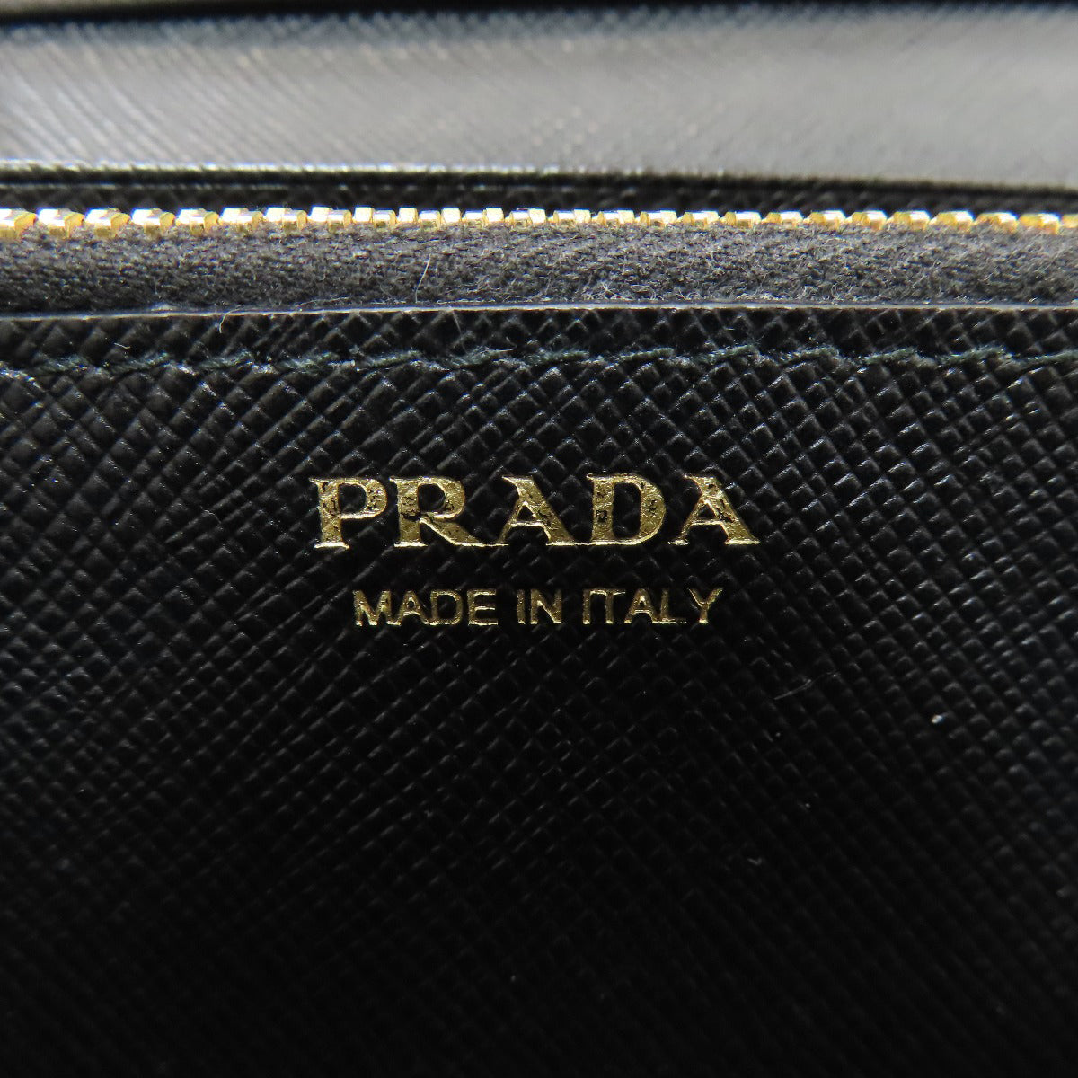 PRADA プラダ ロゴ金具 長財布（小銭入れあり） サフィアーノ レディース 中古