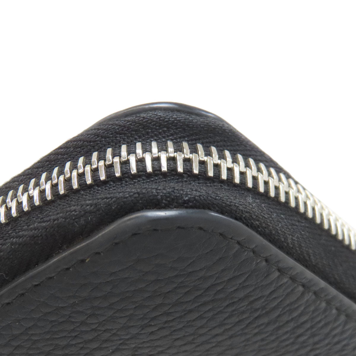 PRADA プラダ トライアングル 長財布（小銭入れあり） レザー レディース 中古