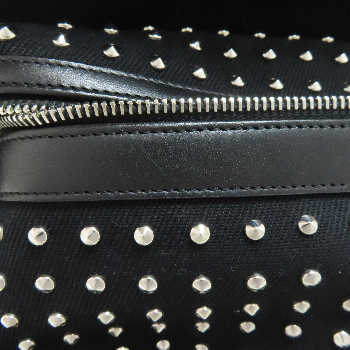SAINT LAURENT サンローラン スタッズ リュック・デイパック キャンバス レディース 中古