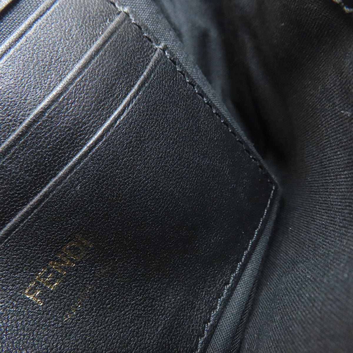 FENDI フェンディ チェーンショルダー ショルダーバッグ カーフ レディース 中古