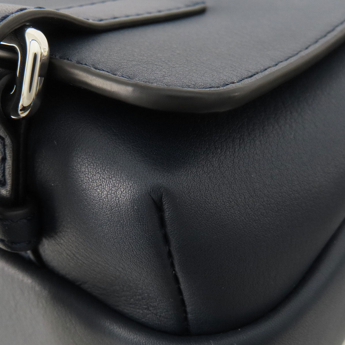 LOEWE ロエベ アナグラム ショルダーバッグ カーフ レディース 中古