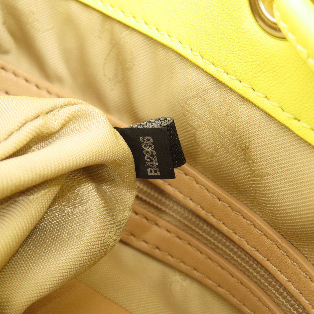 Cole Haan コールハーン ロゴ ショルダーバッグ レザー レディース 中古