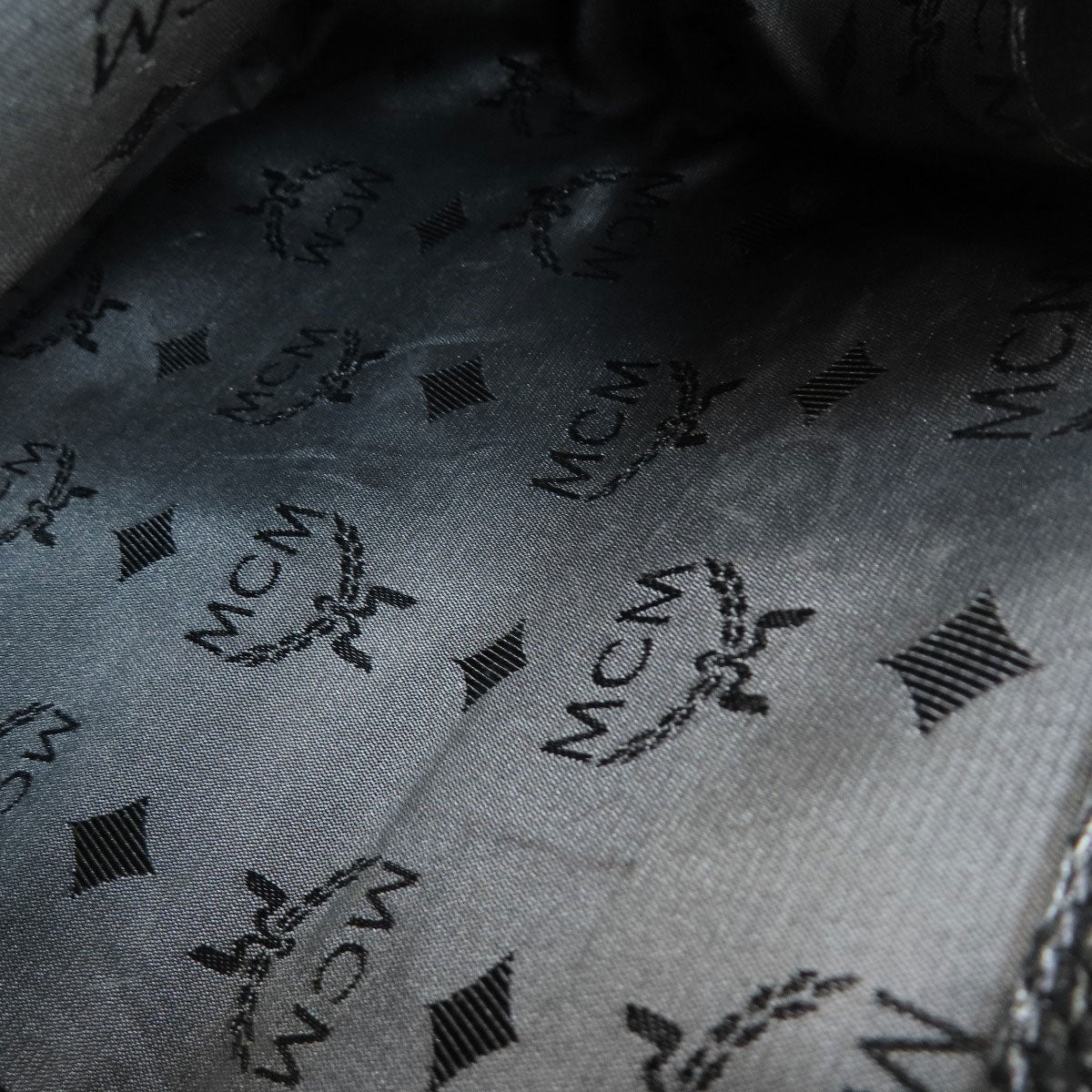 MCM エムシーエム ロゴ リュック・デイパック レザー レディース 中古