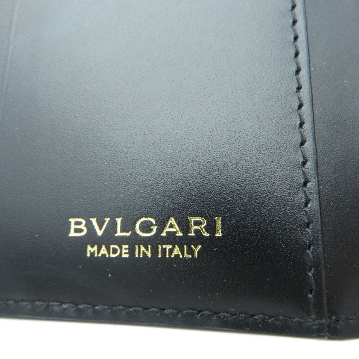 BVLGARI ブルガリ ロゴ ビーゼロワンモチーフ 三つ折り 二つ折り財布（小銭入れあり） カーフ レディース 中古