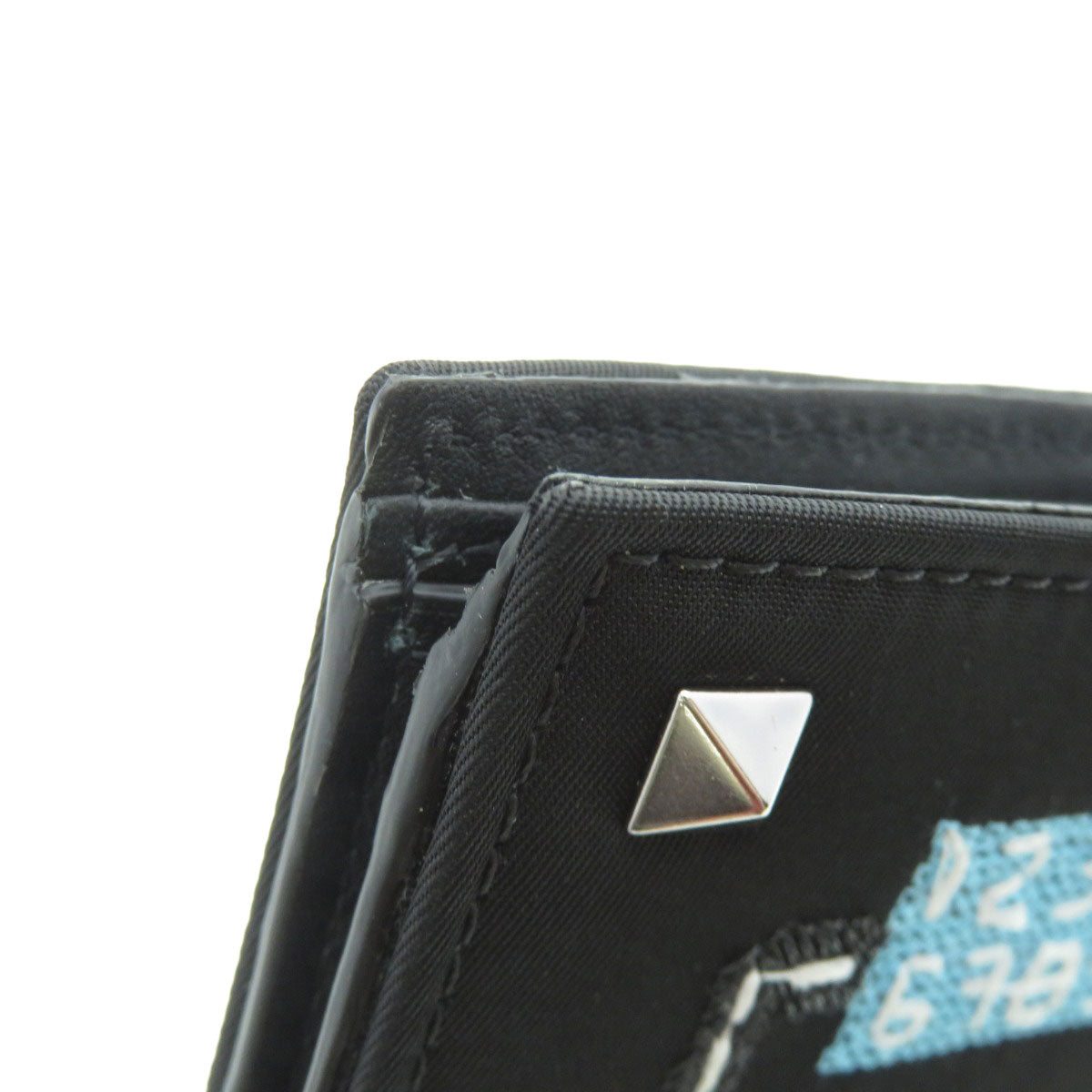 VALENTINO GARAVANI ヴァレンチノガラバーニ 刺繍モチーフ 二つ折り財布（小銭入れなし） ナイロン メンズ 中古