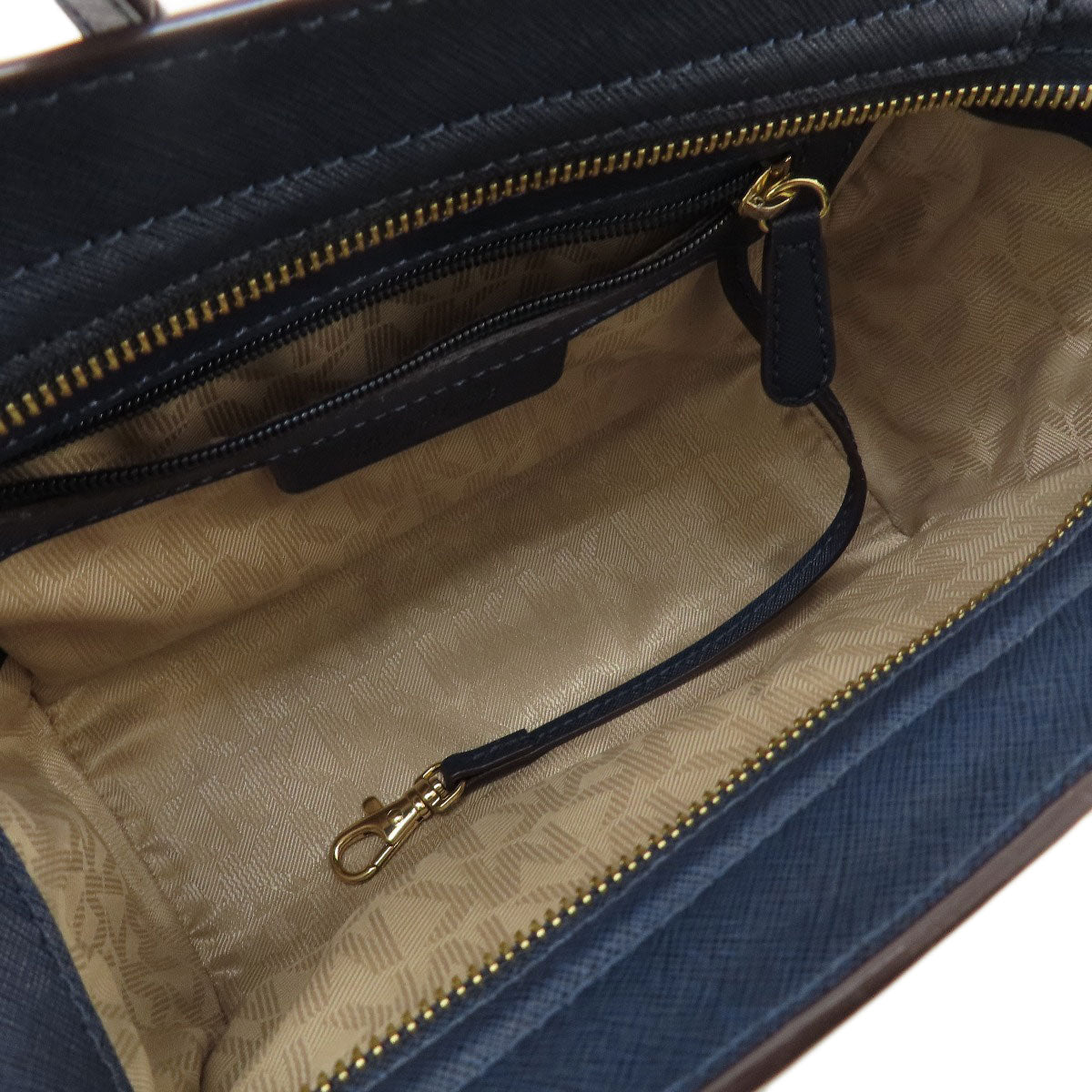 Michael Kors マイケルコース スタッズ ショルダーバッグ レザー レディース 中古