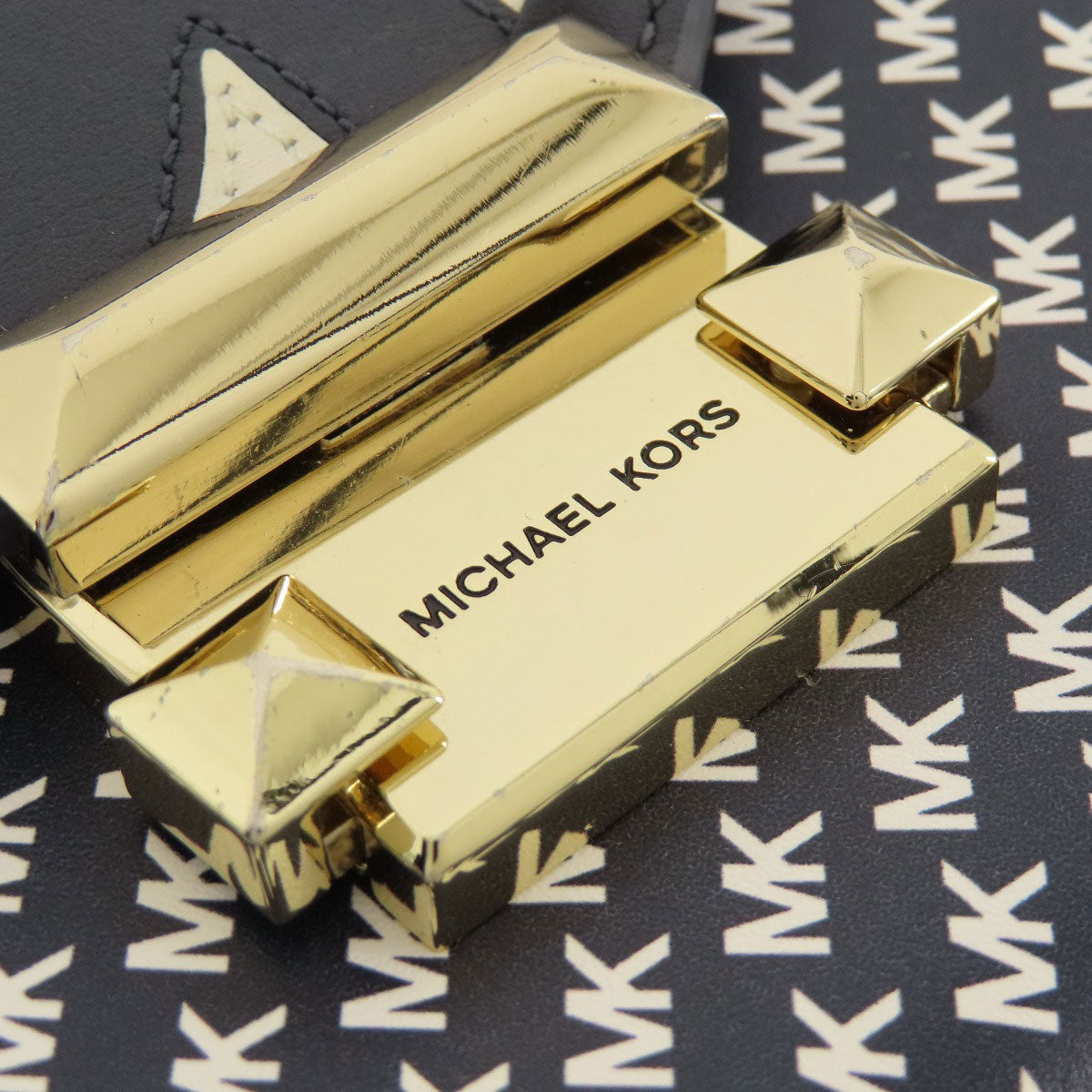 Michael Kors マイケルコース ロゴ ショルダーバッグ レザー レディース 中古