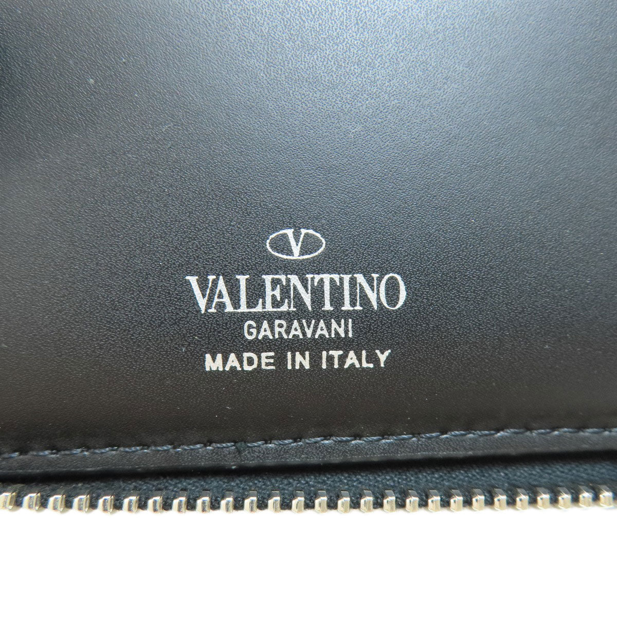 VALENTINO GARAVANI ヴァレンチノガラバーニ ロゴ 二つ折り財布（小銭入れあり） レザー レディース 中古
