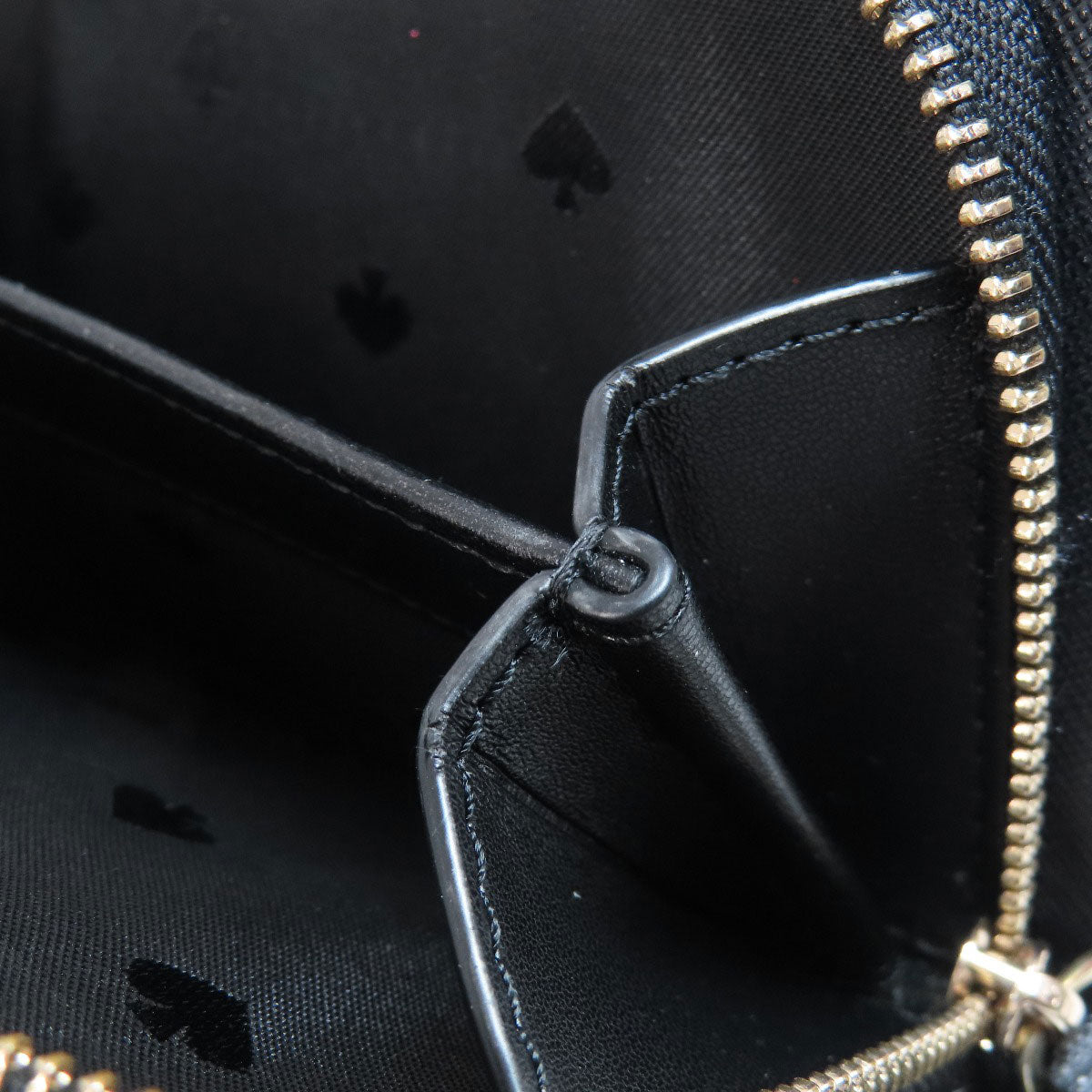 kate spade ケイトスペード ロゴ金具 二つ折り財布（小銭入れあり） PVC レディース 中古