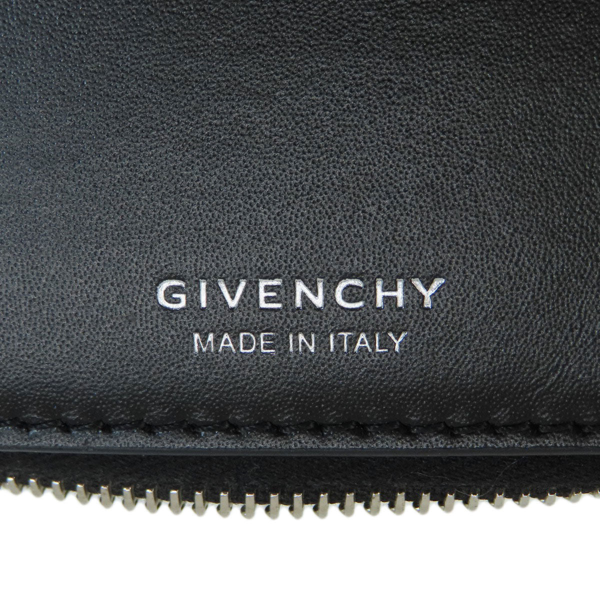 GIVENCHY ジバンシー ロゴ 二つ折り財布（小銭入れあり） レザー レディース 中古