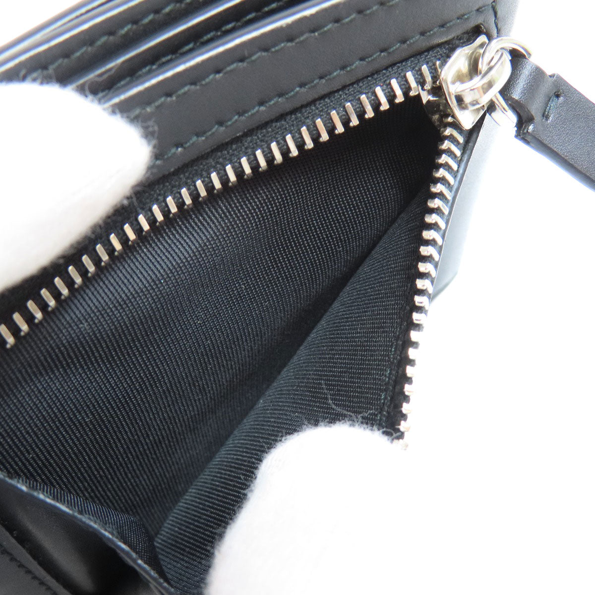 VALENTINO バレンティノ ネックウォレット 二つ折り財布（小銭入れあり） レザー レディース 中古