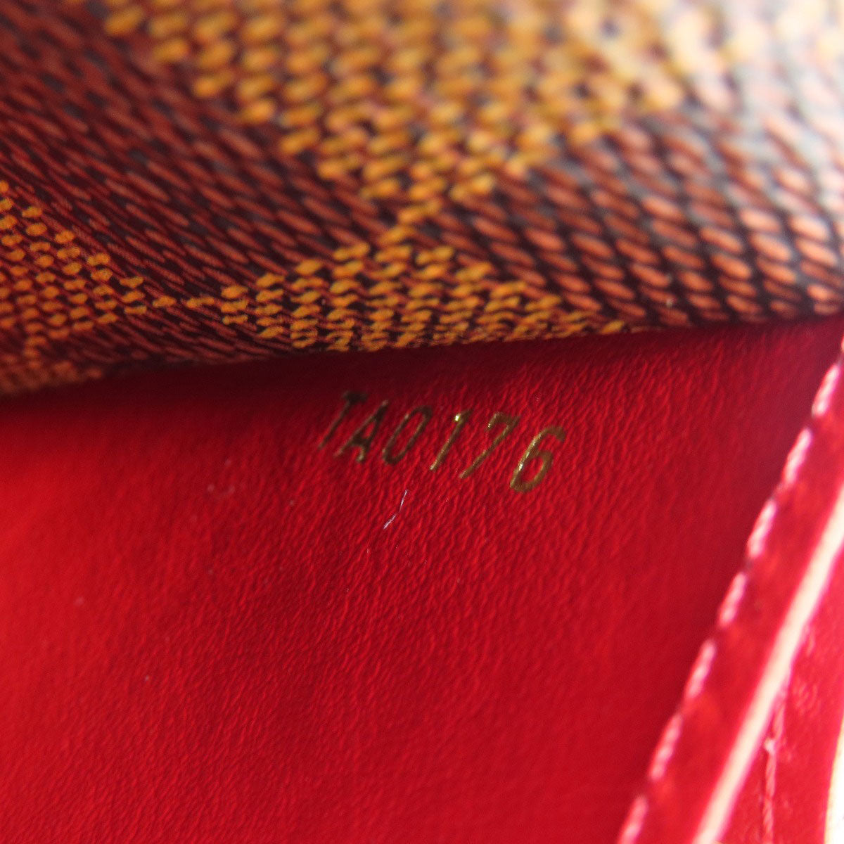 LOUIS VUITTON ルイヴィトン M60697 ポルトフォイユ・エミリー 長財布（小銭入れあり） モノグラムキャンバス レディース 中古