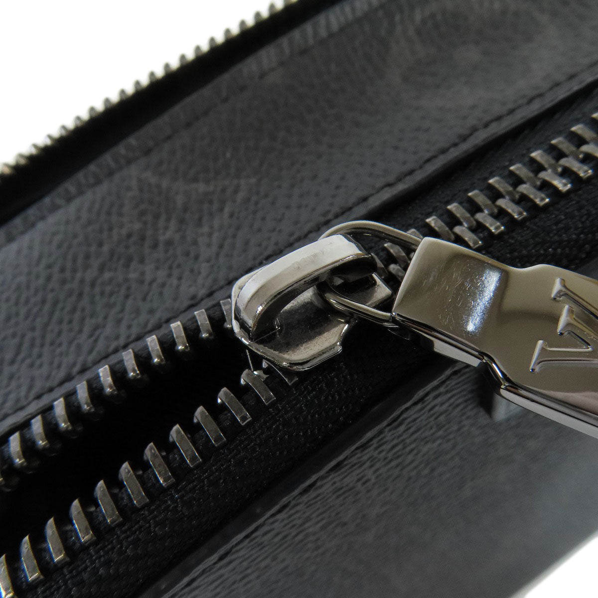 LOUIS VUITTON ルイヴィトン M81260 アルファ・ウェアラブル ショルダーバッグ モノグラムエクリプス メンズ 中古