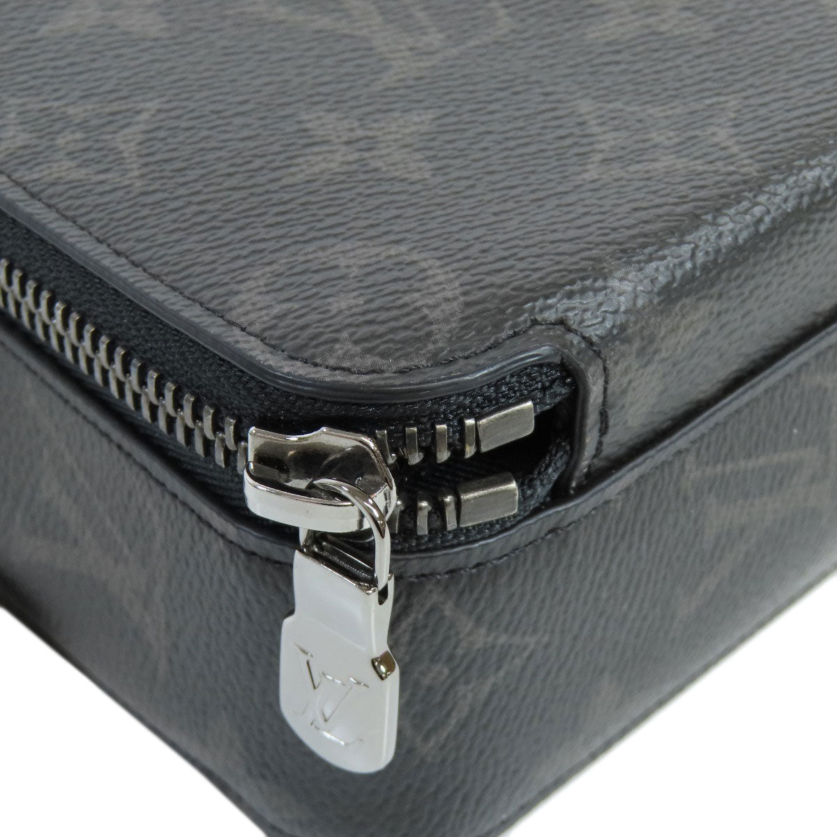 LOUIS VUITTON ルイヴィトン M81260 アルファ・ウェアラブル ショルダーバッグ モノグラムエクリプス メンズ 中古