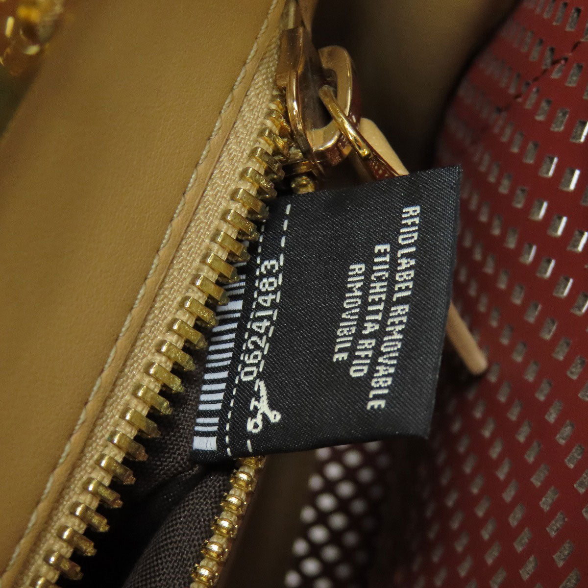 FENDI フェンディ ピーカブー パンチング 2WAY ハンドバッグ カーフ レディース 中古