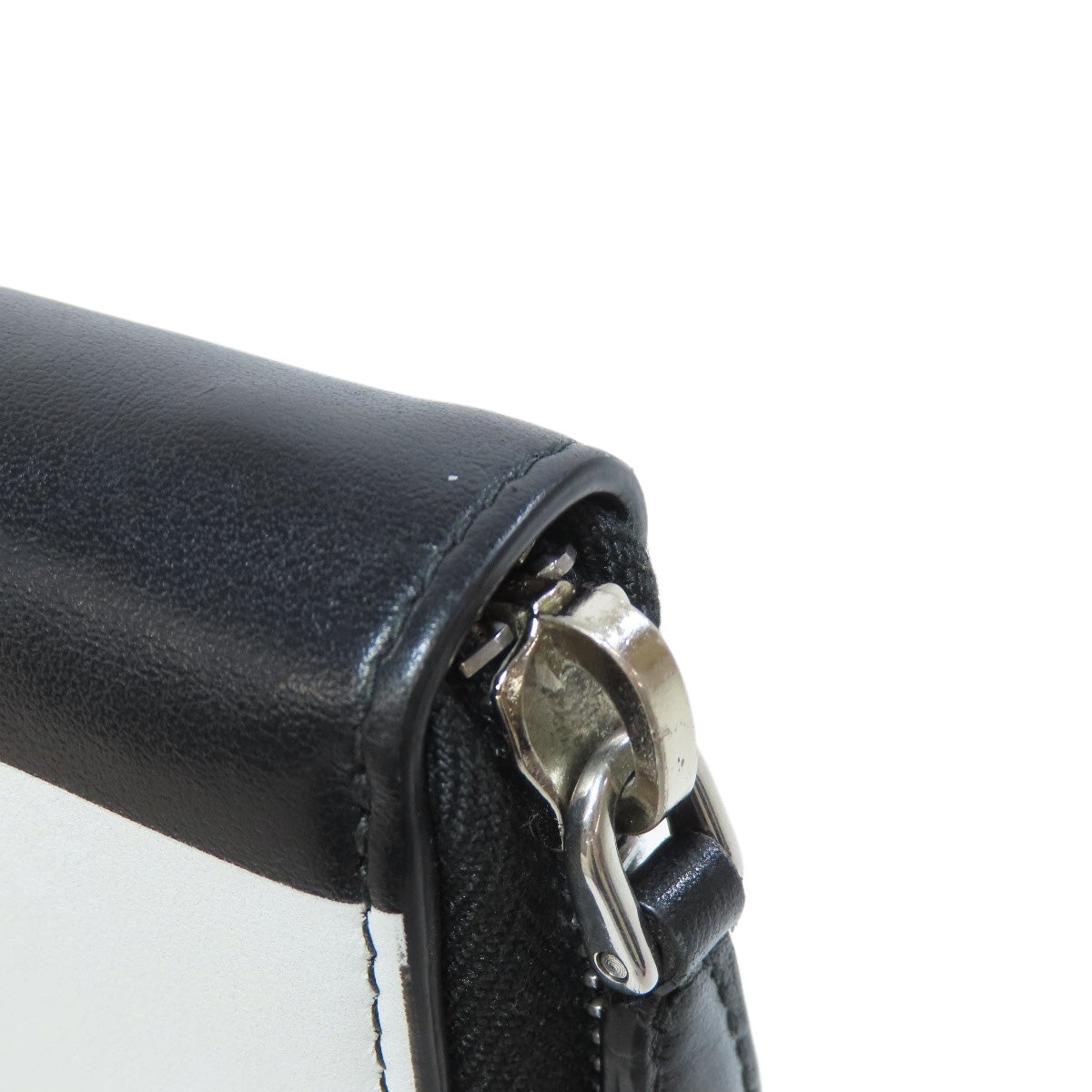 PRADA プラダ ラウンドファスナー 長財布（小銭入れあり） レザー レディース 中古