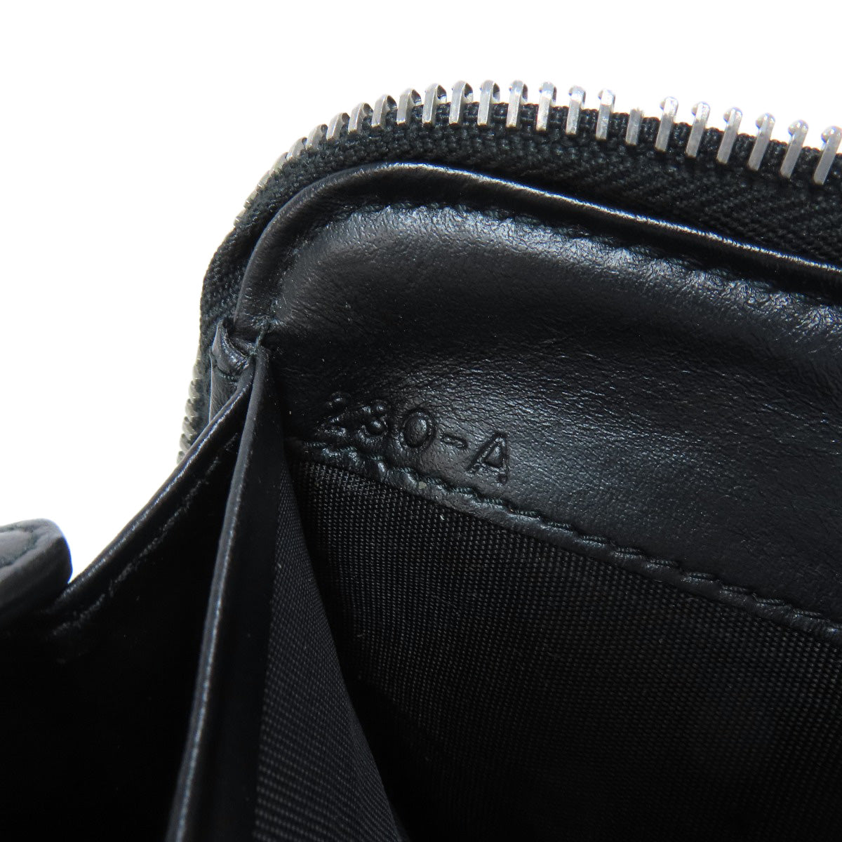 PRADA プラダ ラウンドファスナー 長財布（小銭入れあり） レザー レディース 中古