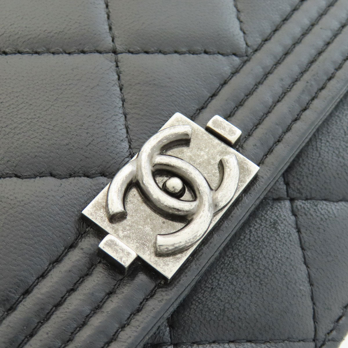 CHANEL シャネル チェーンウォレット ボーイシャネル シルバー金具 長財布（小銭入れあり） ラムスキン レディース 中古