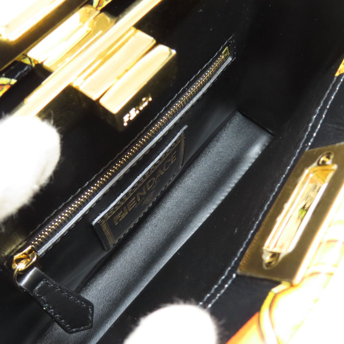 FENDI フェンディ フェンダーチェ ミニピーカブー ハンドバッグ カーフ レディース 中古