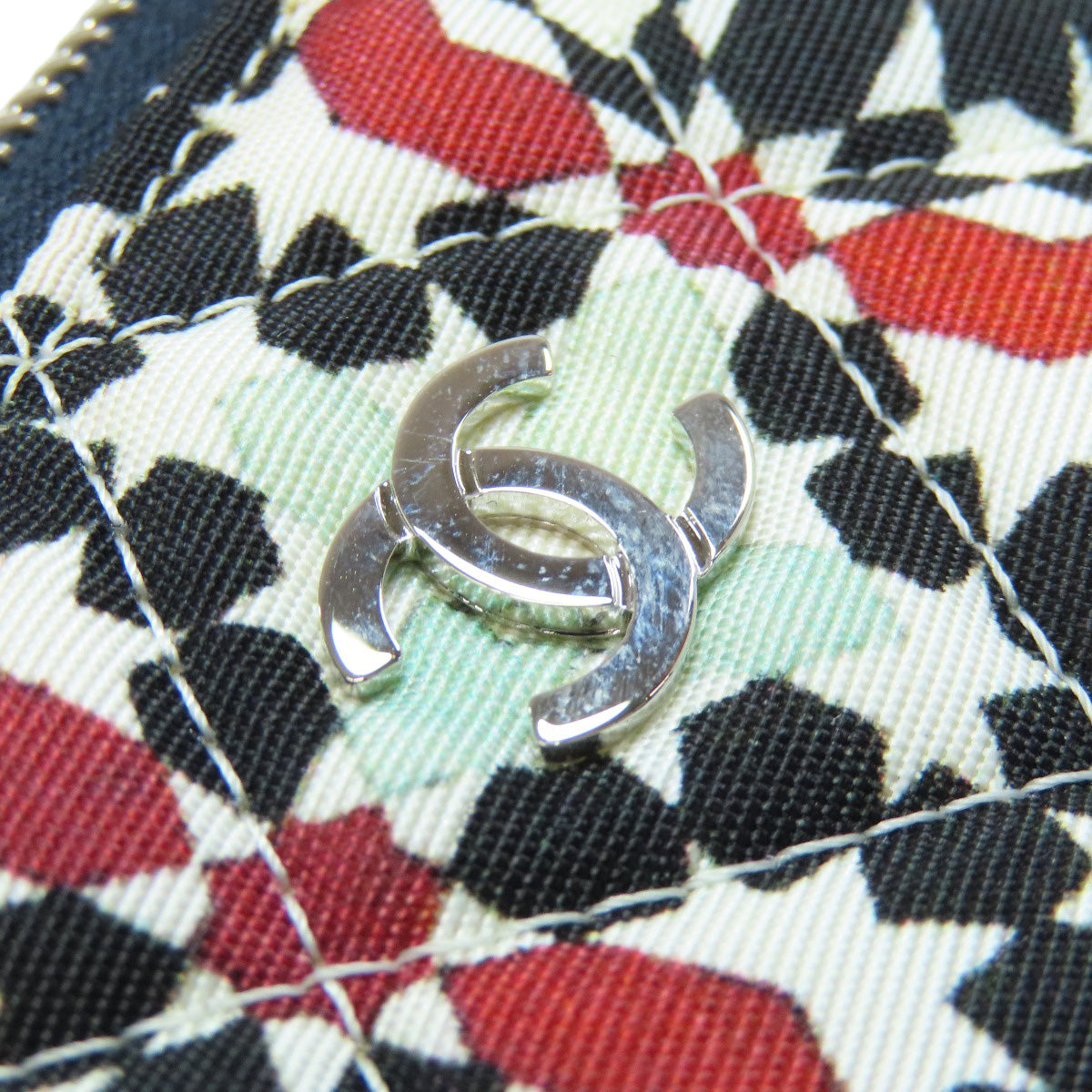 CHANEL シャネル マトラッセ フラワー柄 ポーチ クラッチバッグ キルティング レディース 中古