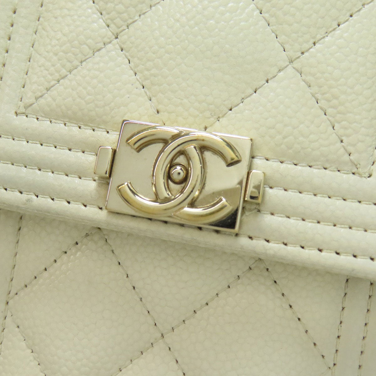 CHANEL シャネル ボーイシャネル ゴールド金具 スマートフォンケース グレインド カーフスキン レディース 中古