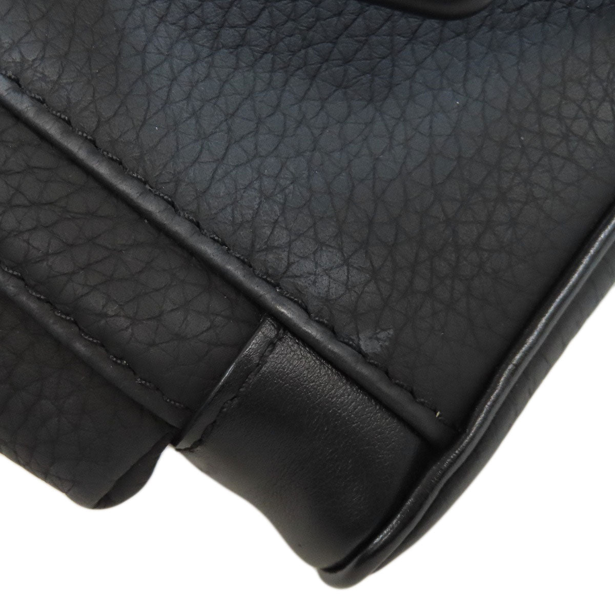 LOUIS VUITTON ルイヴィトン M58495 クリストファー XS ボディバッグ トリヨン レディース 中古