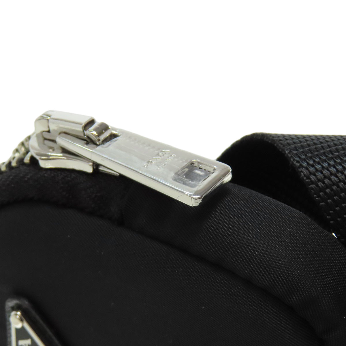PRADA プラダ ロゴ金具 ヒップバッグ・ウエストバッグ ナイロン レディース 中古