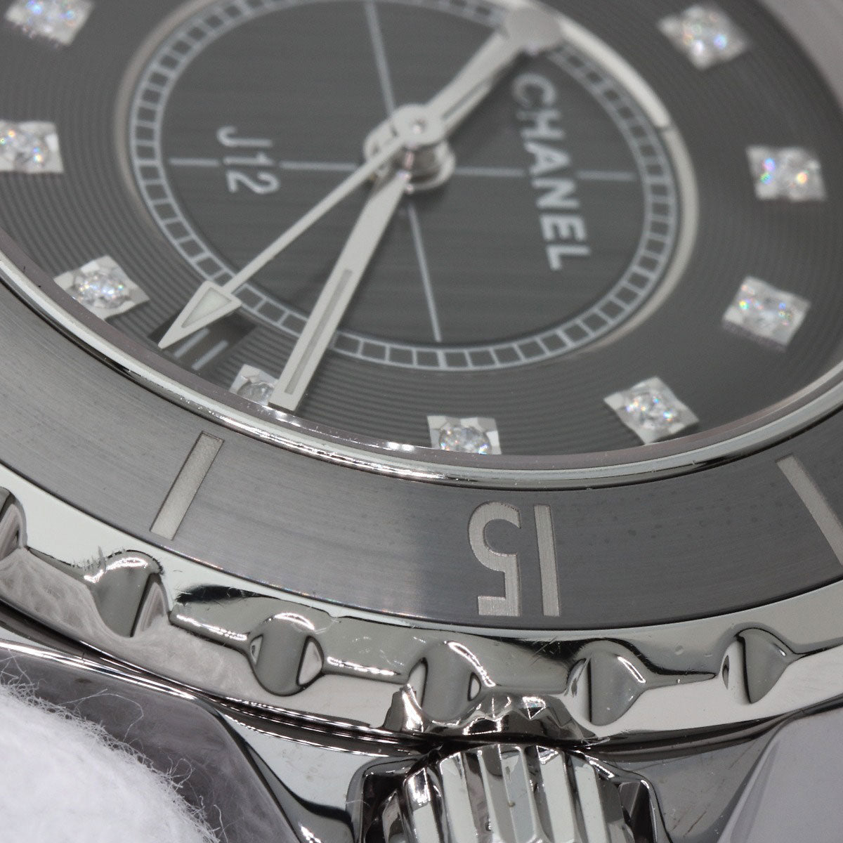 CHANEL シャネル H3241 J12 33mm クロマティック 33mm 12P ダイヤモンド 腕時計 チタンセラミック レディース 中古