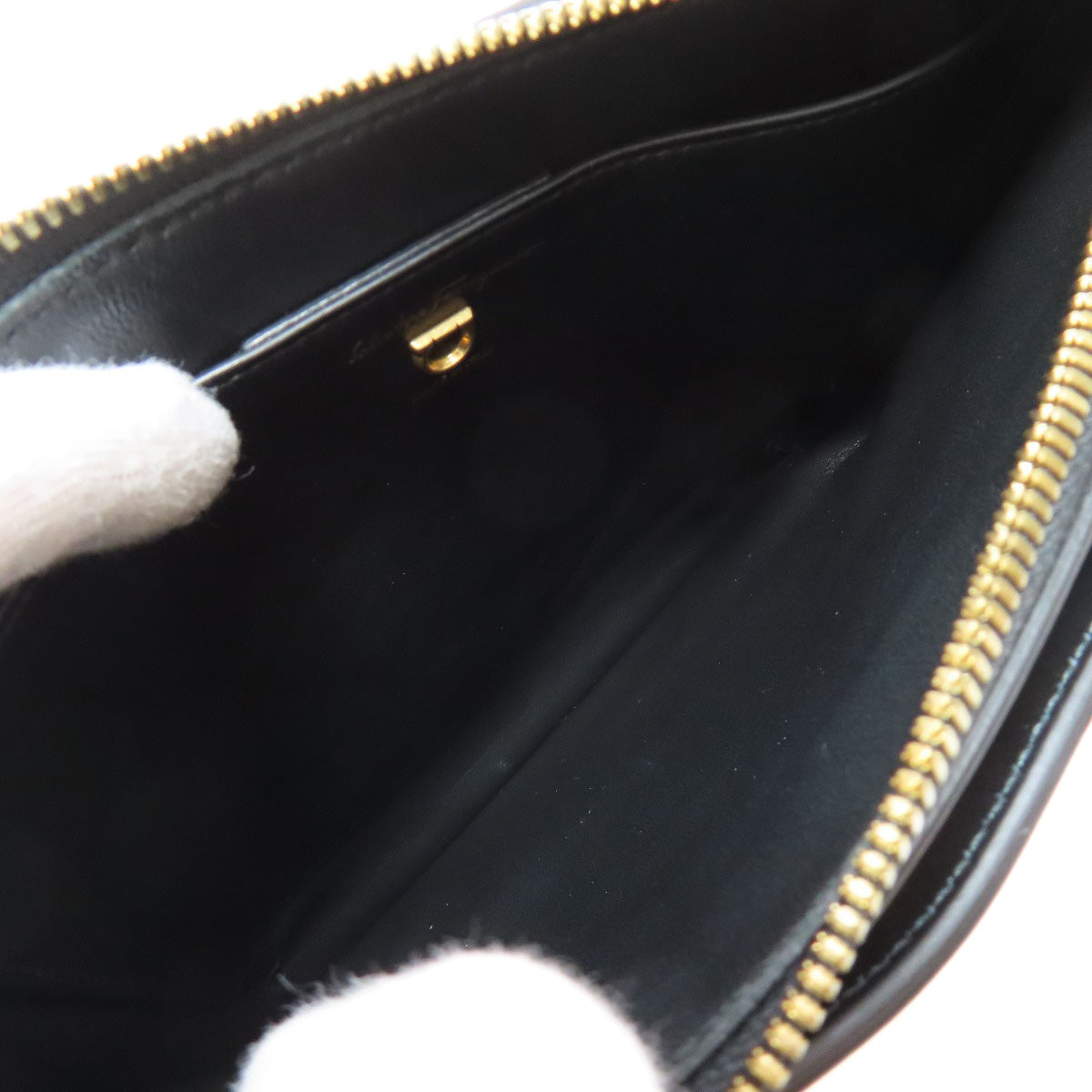 Salvatore Ferragamo サルヴァトーレフェラガモ ガンチーニ金具 ショルダーバッグ レザー レディース 中古