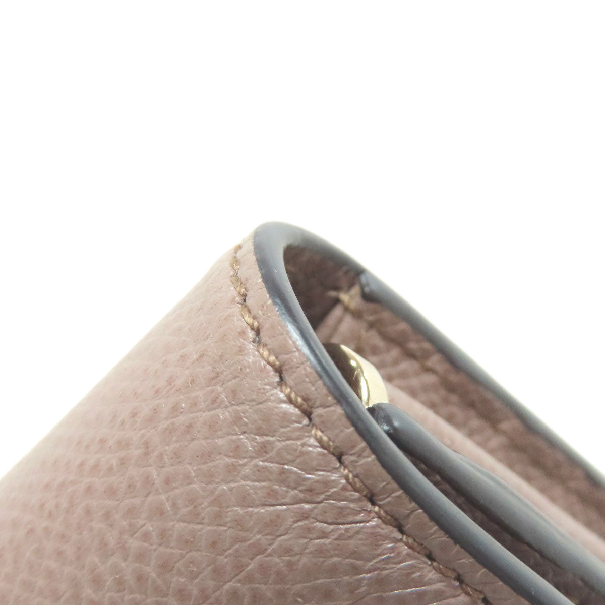 Salvatore Ferragamo サルヴァトーレフェラガモ ガンチーニ金具モチーフ 二つ折り財布（小銭入れあり） レザー レディース 中古
