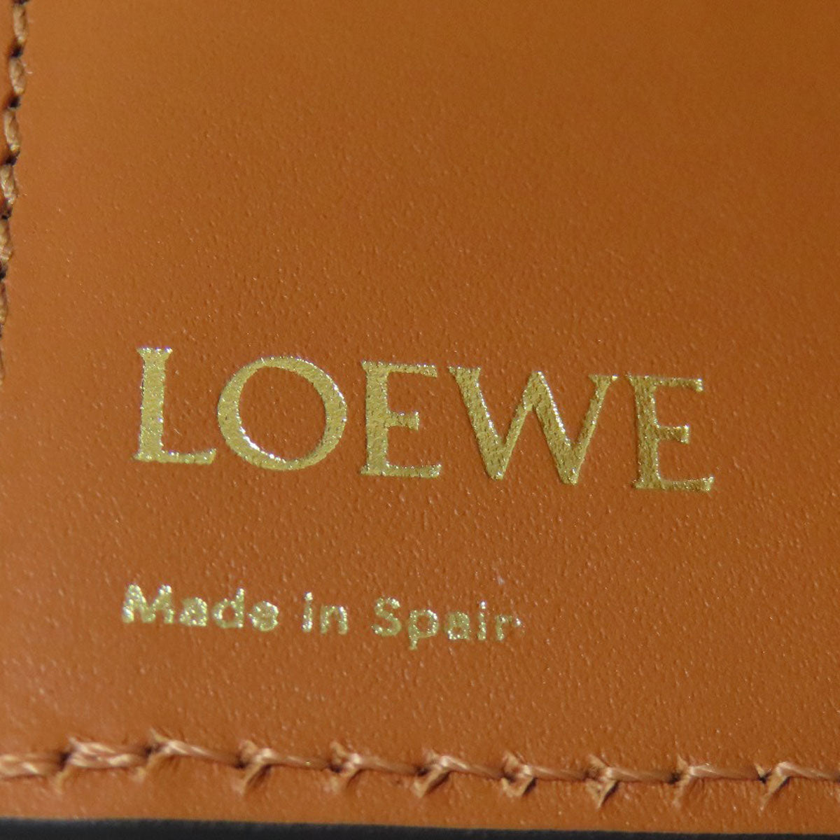 LOEWE ロエベ リピート バーティカル ウォレット スモール 二つ折り財布（小銭入れあり） カーフ レディース 中古