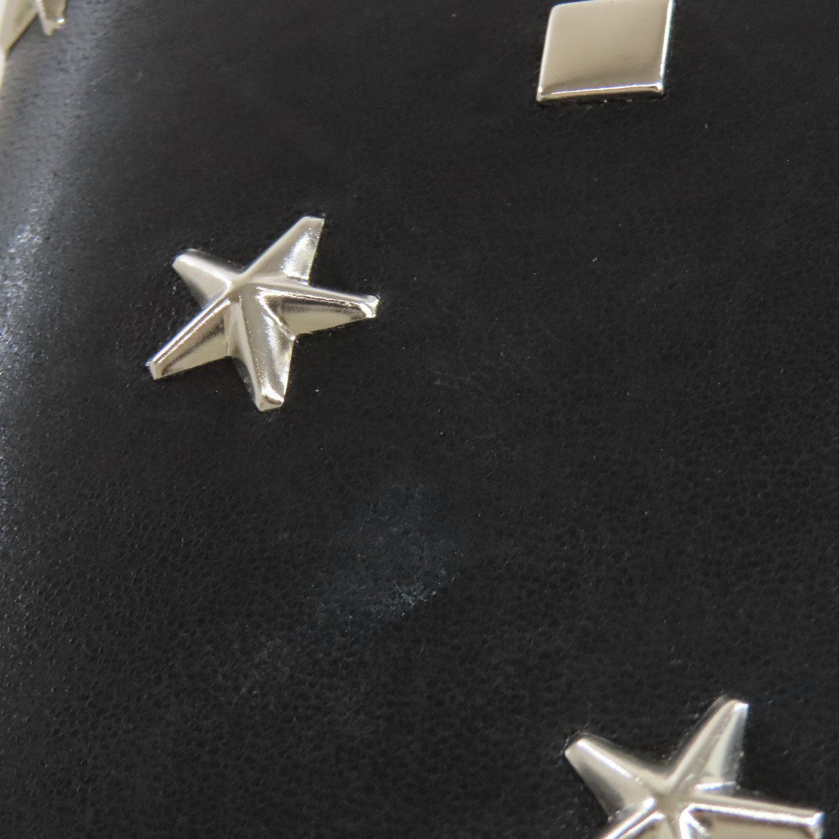 Jimmy Choo ジミーチュウ スタッズ スターモチーフ 二つ折り財布（小銭入れあり） レザー レディース 中古