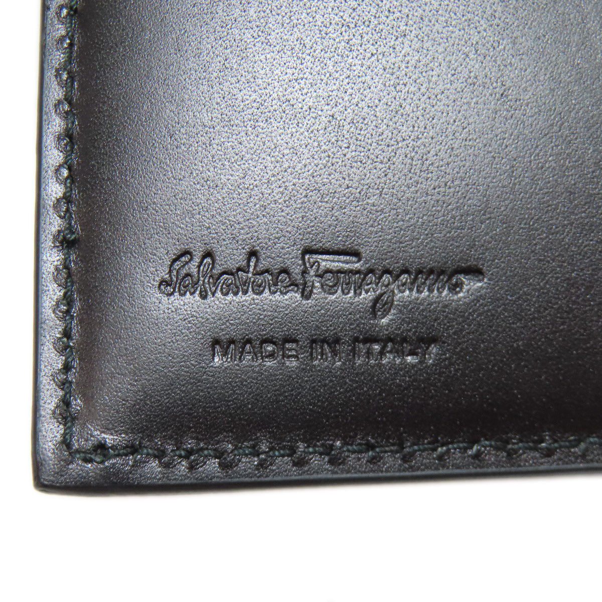 Salvatore Ferragamo サルヴァトーレフェラガモ ガンチーニ柄 二つ折り財布（小銭入れあり） レザー レディース 中古