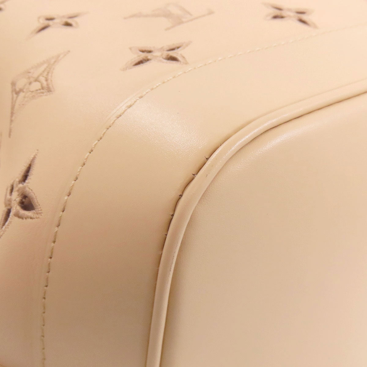 LOUIS VUITTON ルイヴィトン M22861 プチノエ ブロデリー アングレーズ ハンドバッグ カーフ レディース 中古