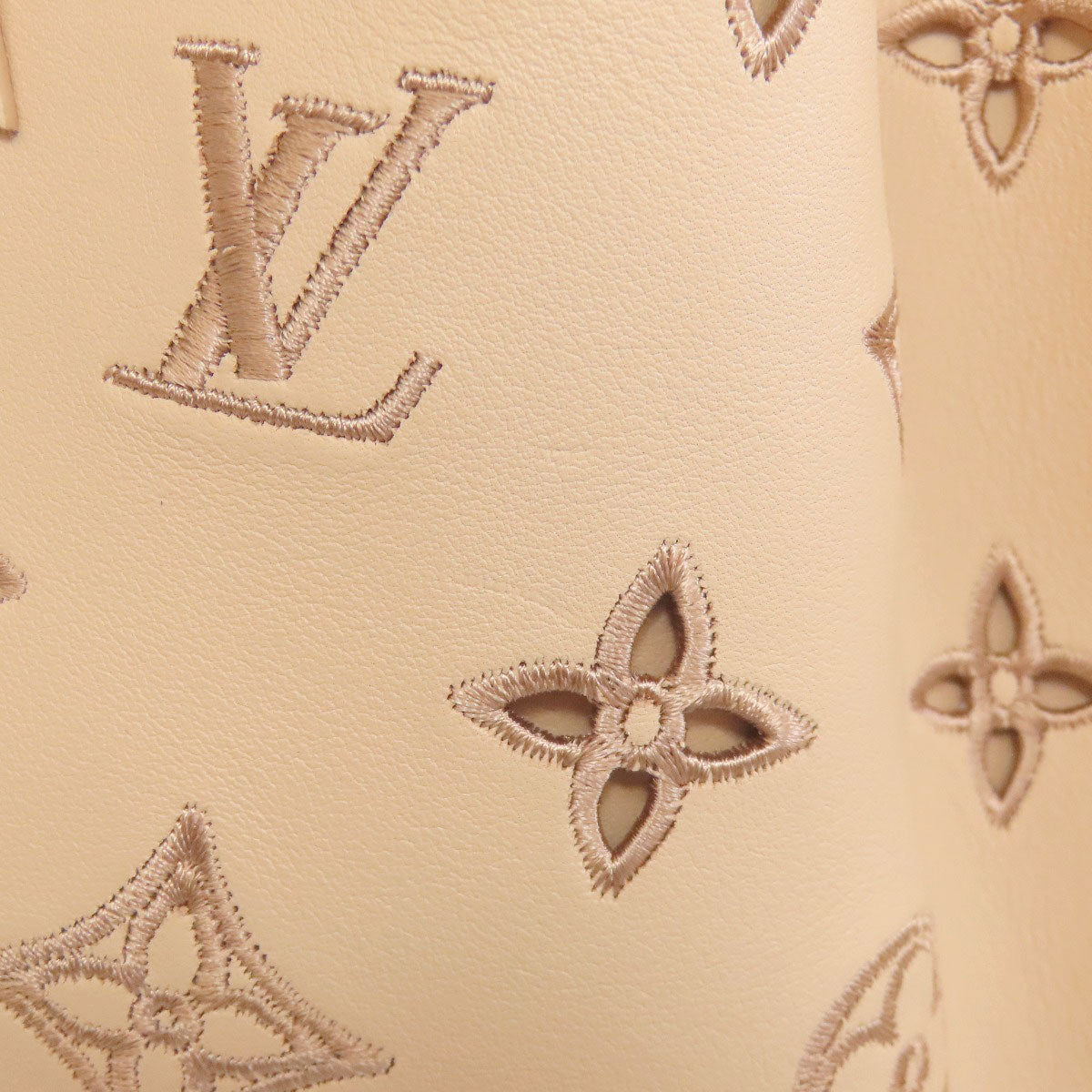 LOUIS VUITTON ルイヴィトン M22861 プチノエ ブロデリー アングレーズ ハンドバッグ カーフ レディース 中古
