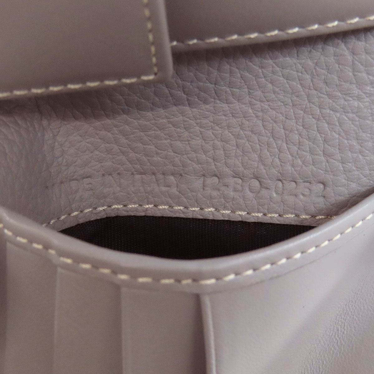 CHRISTIAN DIOR クリスチャンディオール ロゴ 二つ折り財布（小銭入れあり） レザー レディース 中古