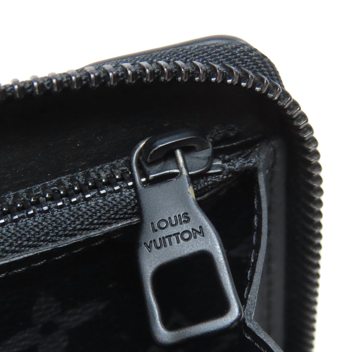 LOUIS VUITTON ルイヴィトン M80558 ジッピー・ウォレット 長財布（小銭入れあり） モノグラムエクリプス メンズ 中古