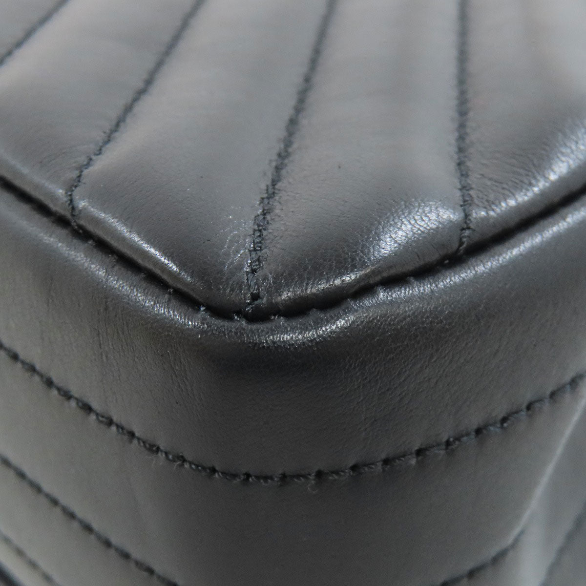 CHANEL シャネル チェーンショルダー Vステッチ ゴールド金具 ショルダーバッグ ラムスキン レディース 中古