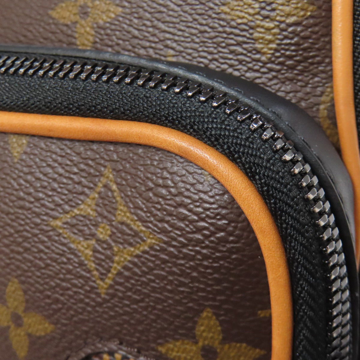LOUIS VUITTON ルイヴィトン N40379 アマゾン スリングバッグ ボディバッグ モノグラムキャンバス レディース 中古
