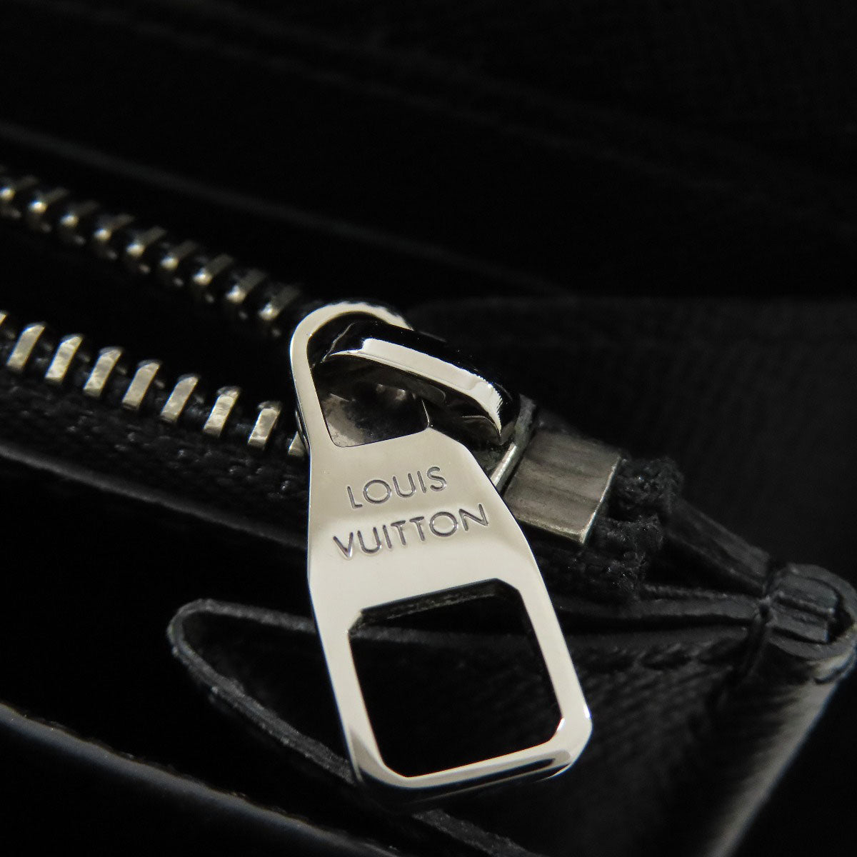 LOUIS VUITTON ルイヴィトン M61698 ジッピーXL セカンドバッグ モノグラムエクリプス メンズ 中古