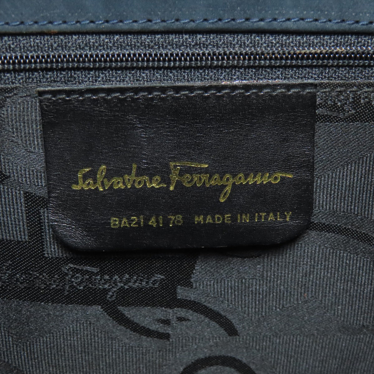 Salvatore Ferragamo サルヴァトーレフェラガモ ヴァラリボン 2WAY ハンドバッグ スウェード レディース 中古