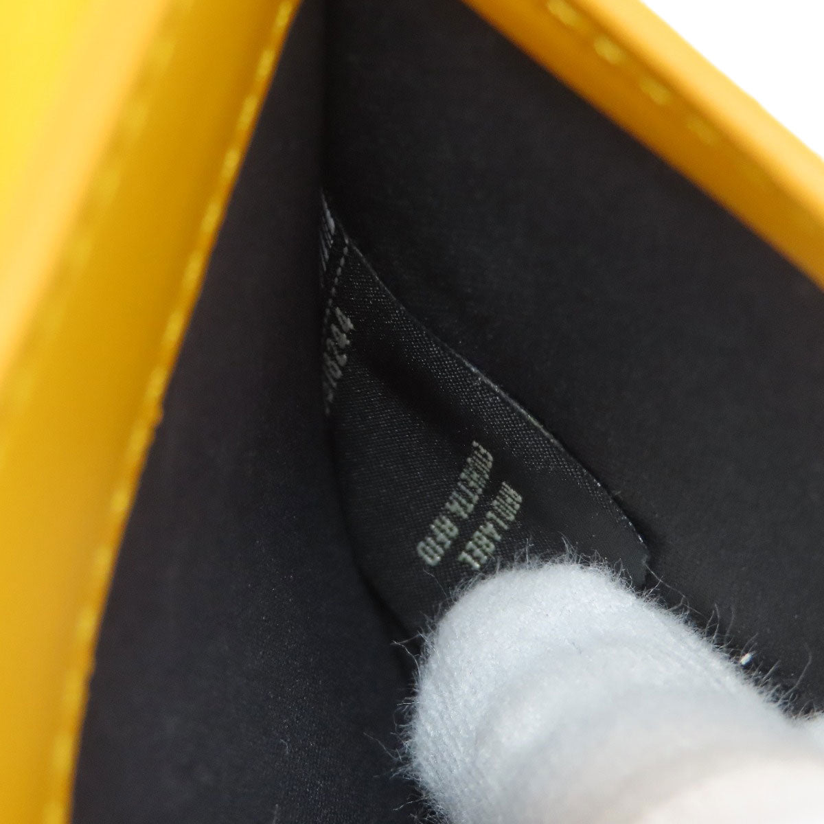 FENDI フェンディ FF キューブ 二つ折り財布（小銭入れあり） レザー レディース 中古