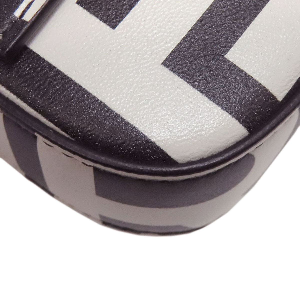 FENDI フェンディ マークジェイコブスコラボ バゲット フォンポーチ 2WAY ショルダーバッグ カーフ レディース 中古