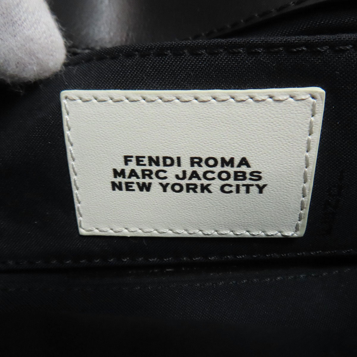 FENDI フェンディ マークジェイコブスコラボ バゲット フォンポーチ 2WAY ショルダーバッグ カーフ レディース 中古