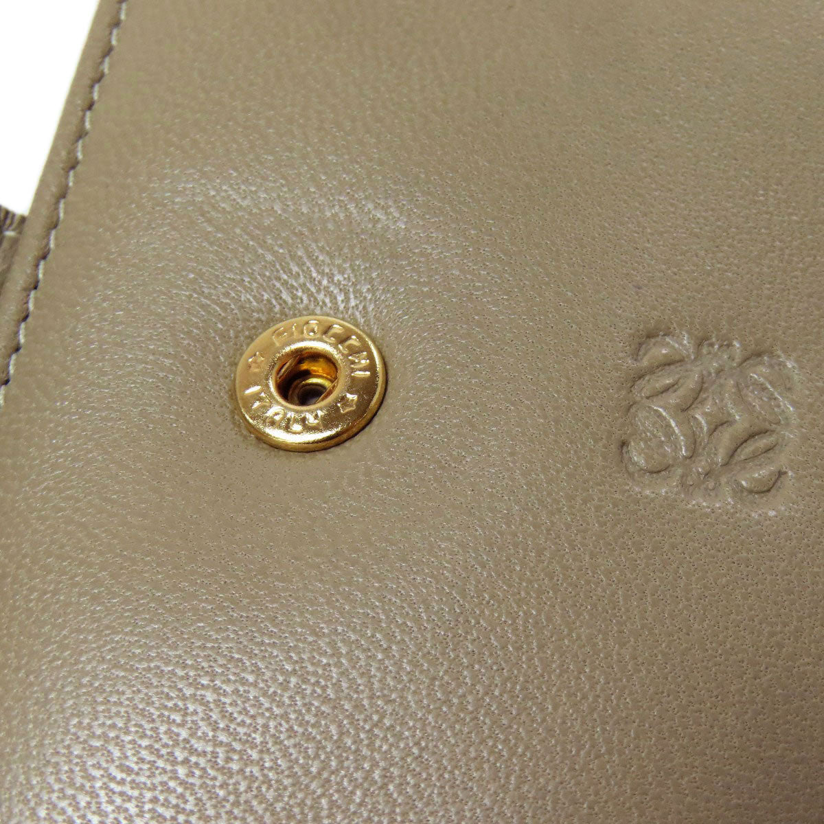 LOEWE ロエベ アナグラム 二つ折り財布（小銭入れあり） ラムスキン レディース 中古