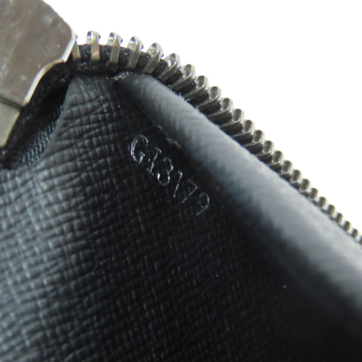 LOUIS VUITTON ルイヴィトン M62295 ジッピー・ウォレット ヴェルティカル 長財布（小銭入れあり） モノグラムエクリプス メンズ 中古